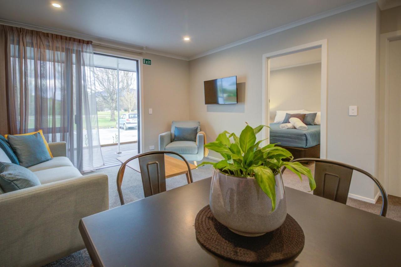 Dusky Motels Te Anau Exterior photo