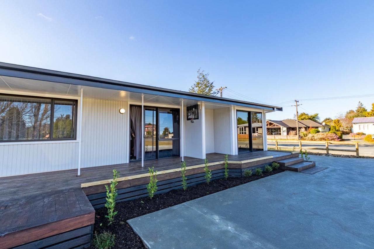 Dusky Motels Te Anau Exterior photo