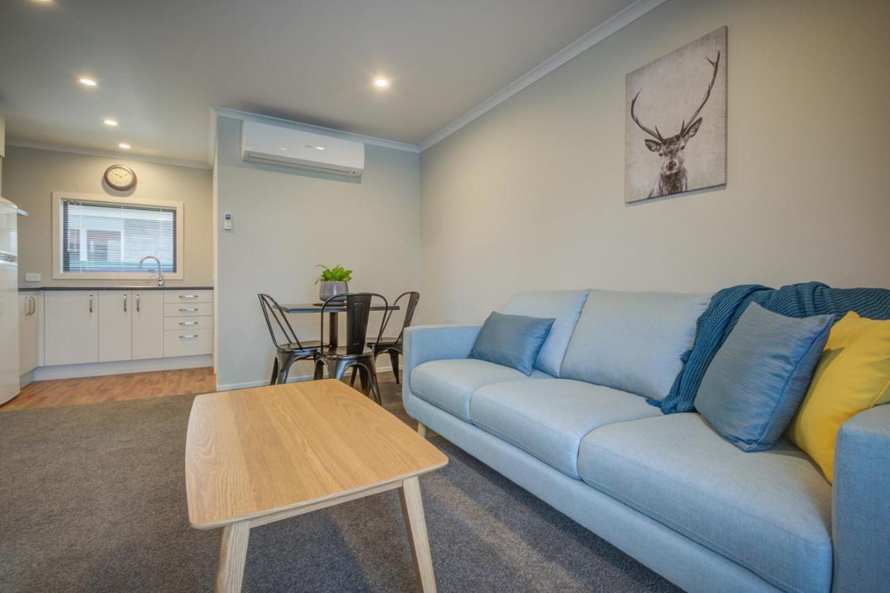 Dusky Motels Te Anau Exterior photo