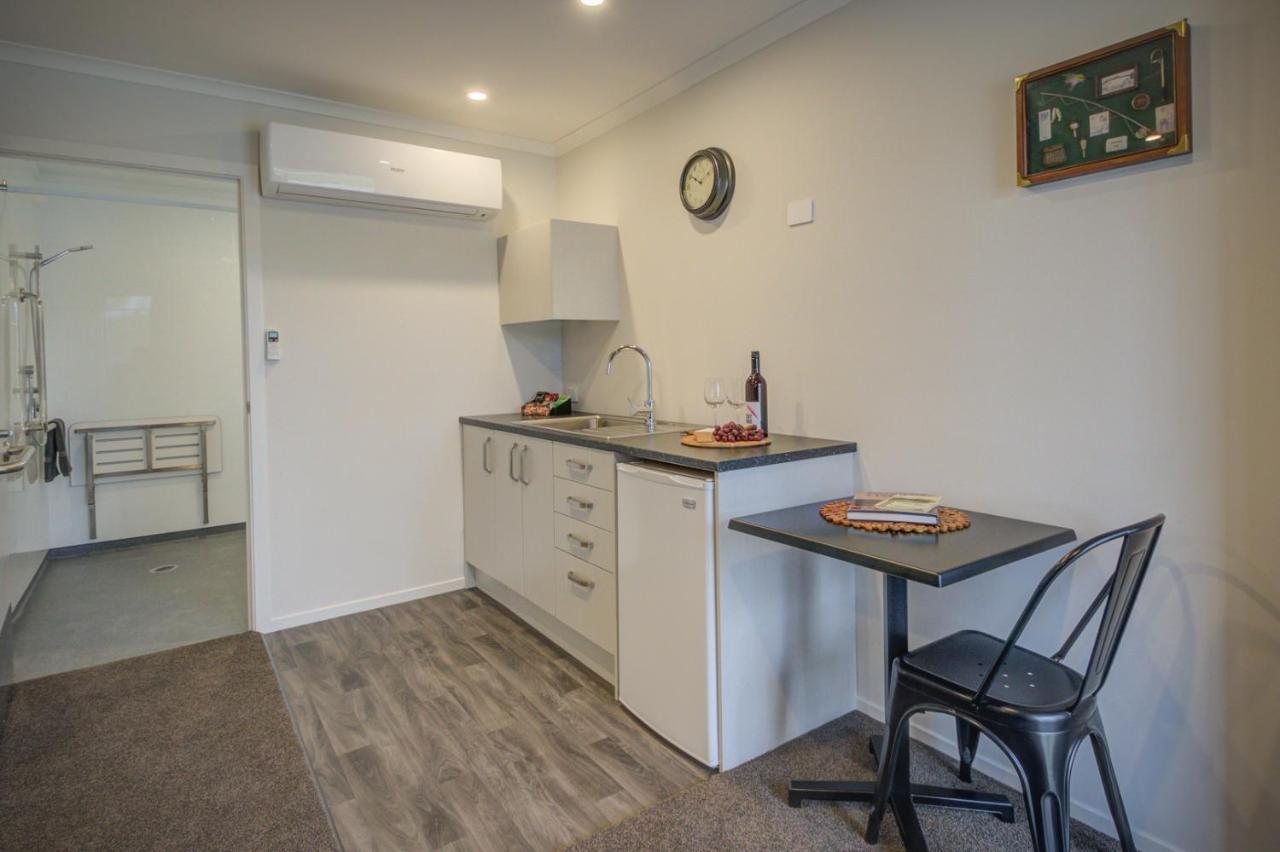 Dusky Motels Te Anau Exterior photo