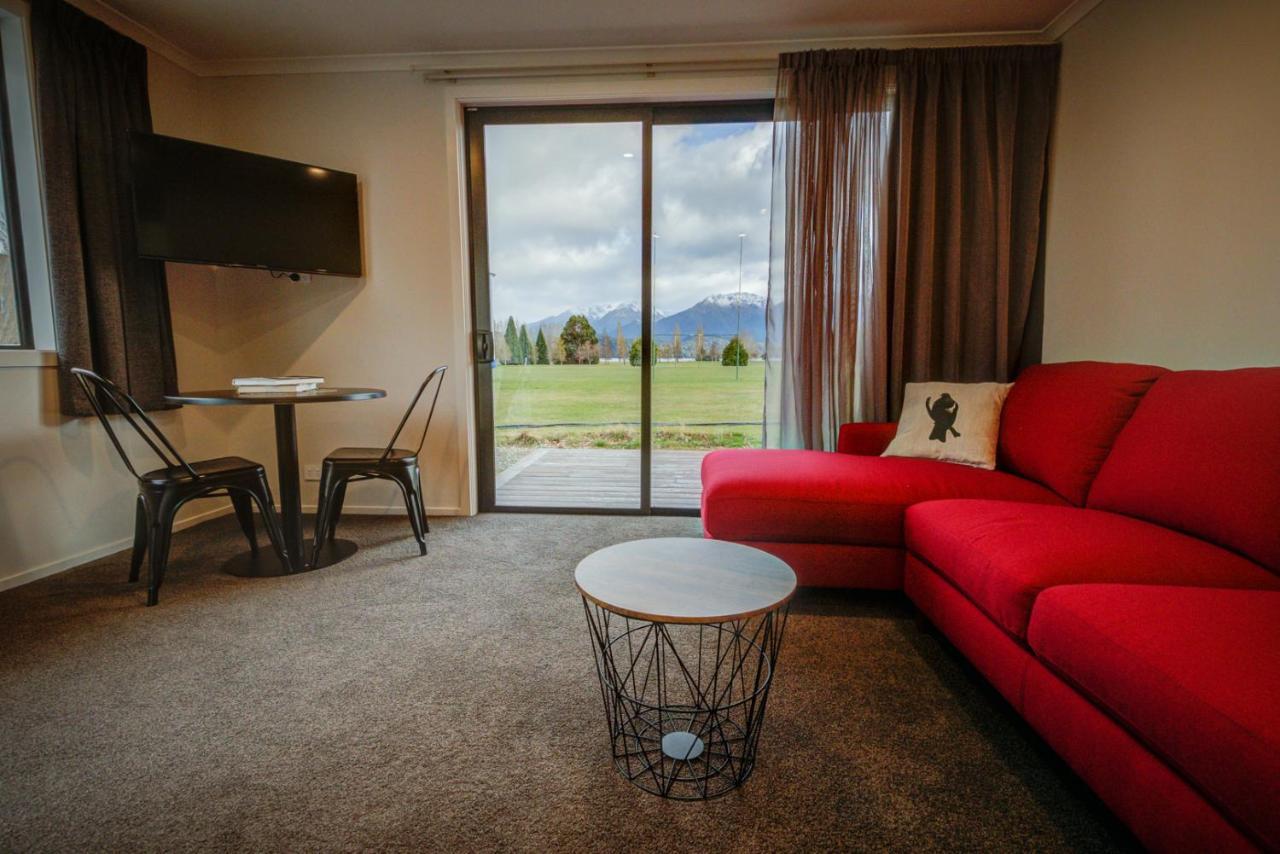 Dusky Motels Te Anau Exterior photo